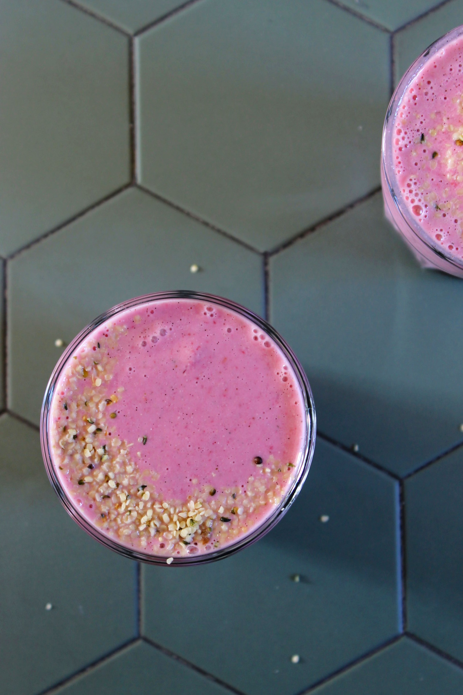 Pretty pink smoothie {vegan & gluten free} | Beloved Kitchen