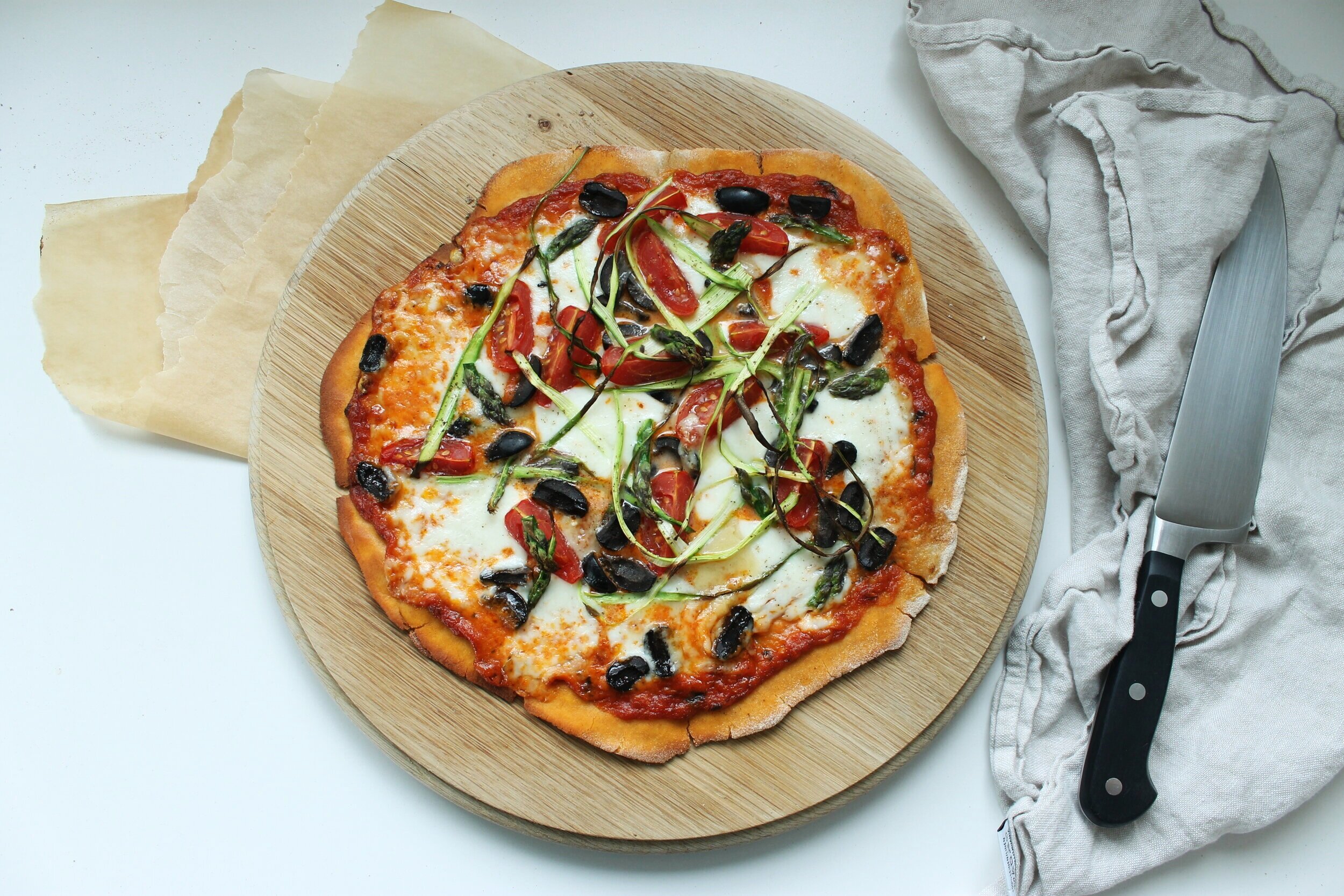 Red pesto pizza | Beloved Kitchen